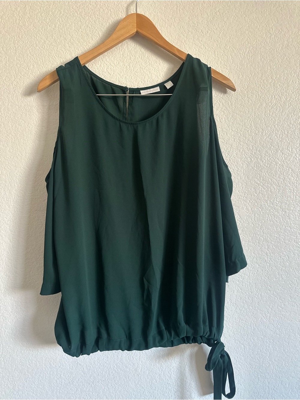 Open Shoulder Top - Picture 4 of 7